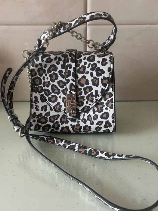 Geantă Guess