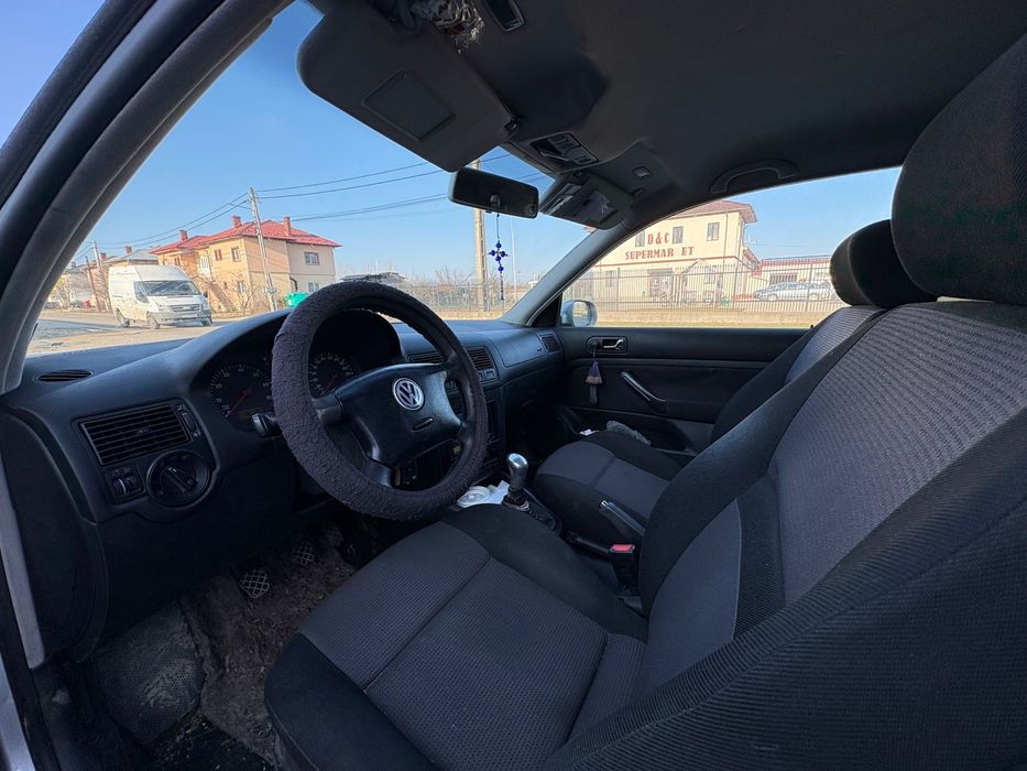 Vand gof 4,an 2000, pret 5000lei