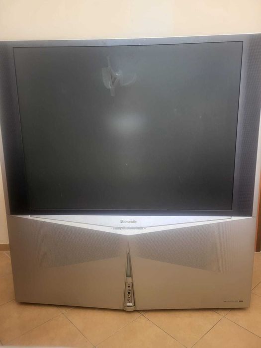 Отдам б/у телевизор "Panasonic" на запчасти