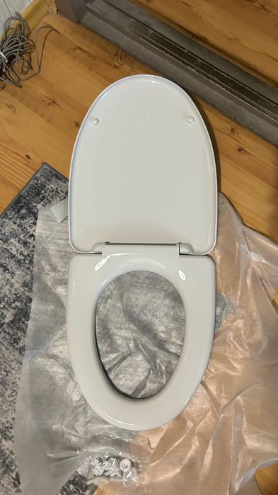 Продам крышку унитаза