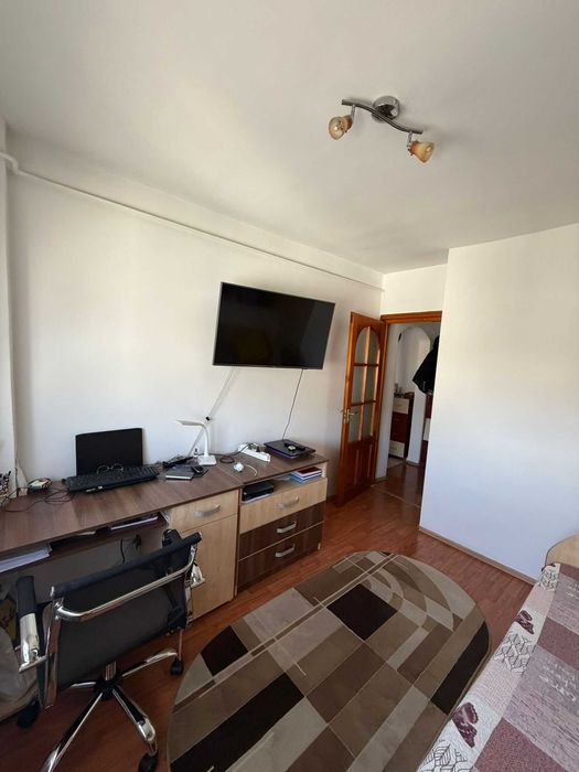 Apartament cu doua camere decomandat , mobilat si utilat
