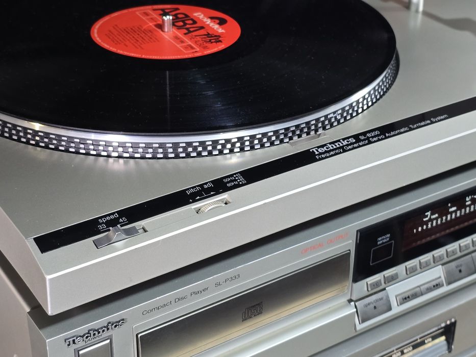 Linie audio TECHNICS argintie ,amplificator, deck, pick-up, cd player