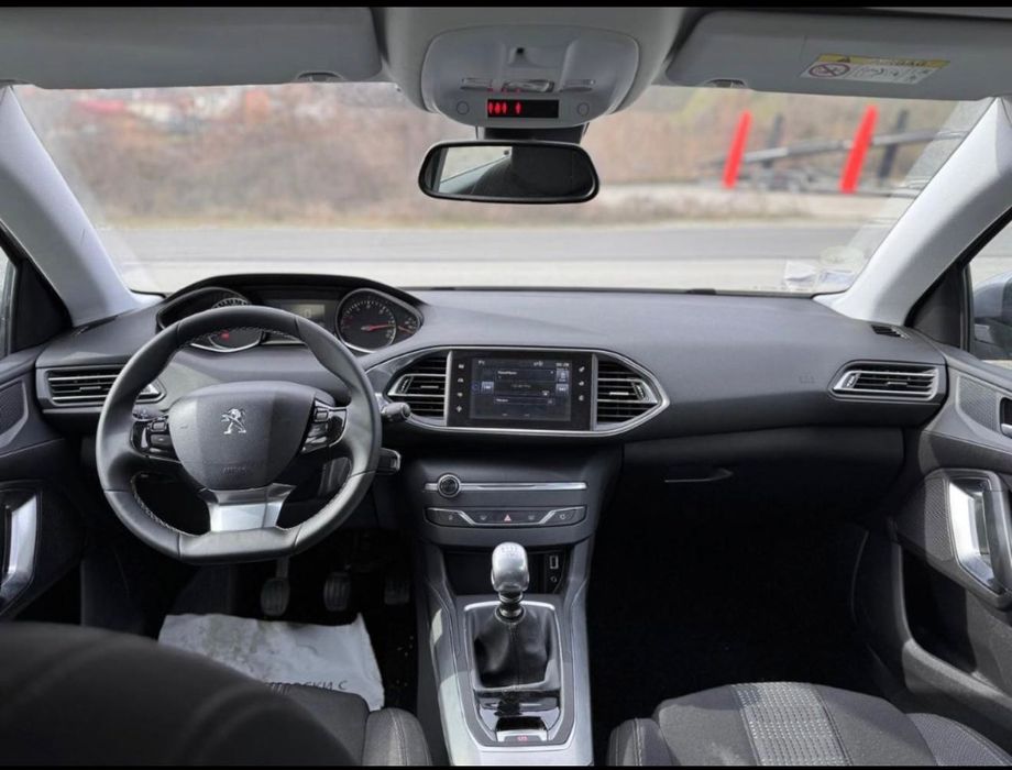 Peugeot 308 1.6 HDI 120 коня 2015г.
