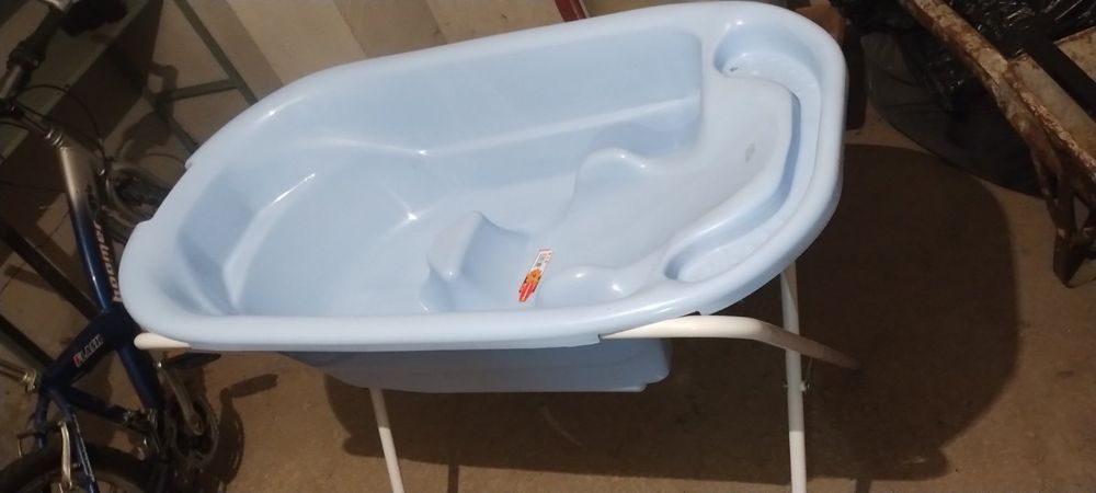 Бебешка кошница за кола +вана +стойка +2 сенника