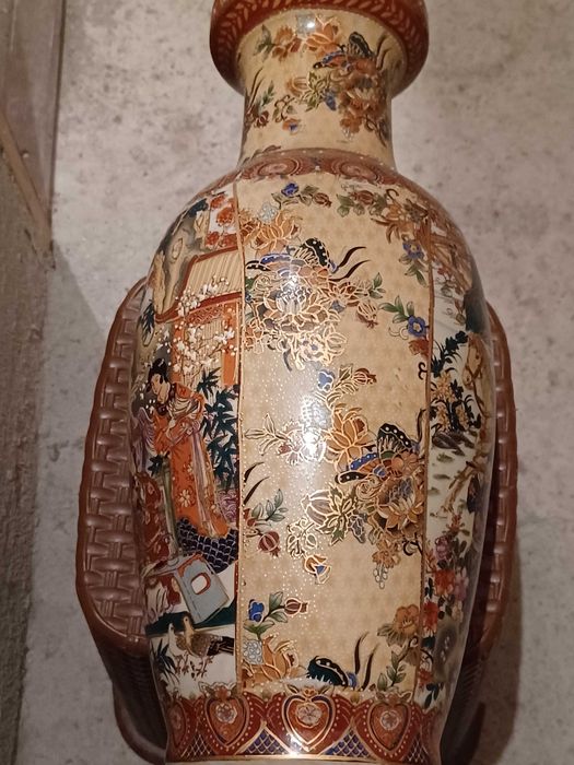 Ваза амфора с китайски интериор