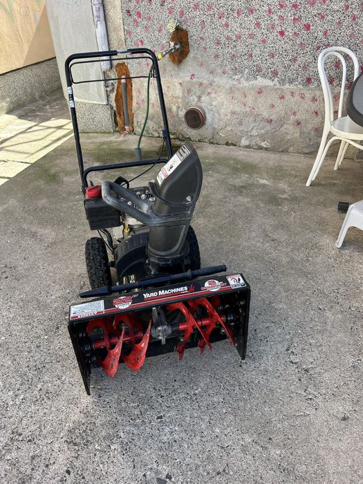 Продавам машина за сняг