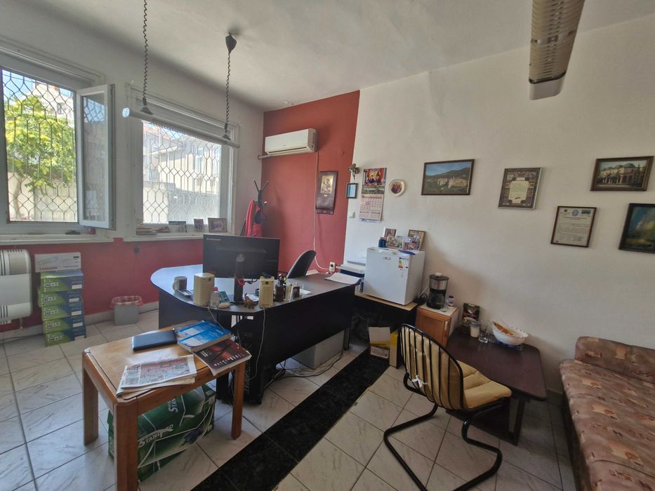 Продава се Магазин в Ямбол, Център - 70 кв.м за 2143 €/кв.м - Снимка #5