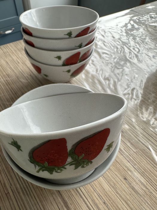 Пиала, кесешки.                                     .