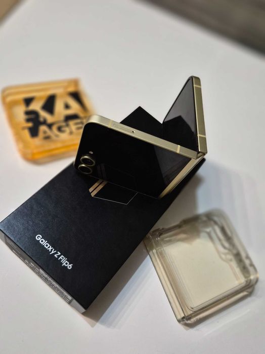 Продавам Samsung Z FLIP4