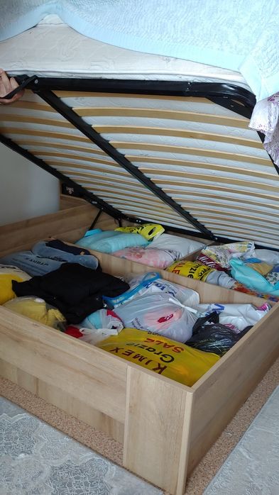 Кровать двуспальная