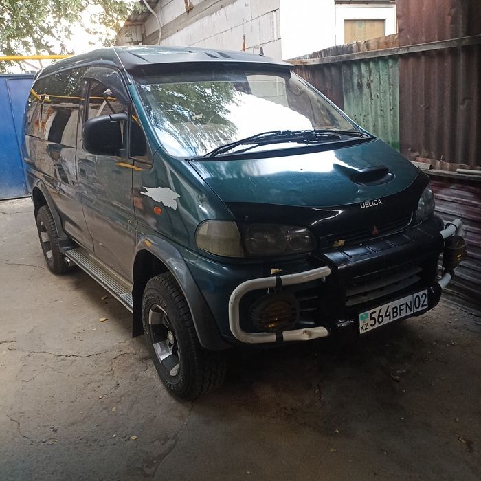 Митсубиси делика