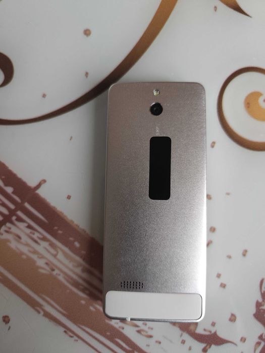 Продавам Нокиа 515