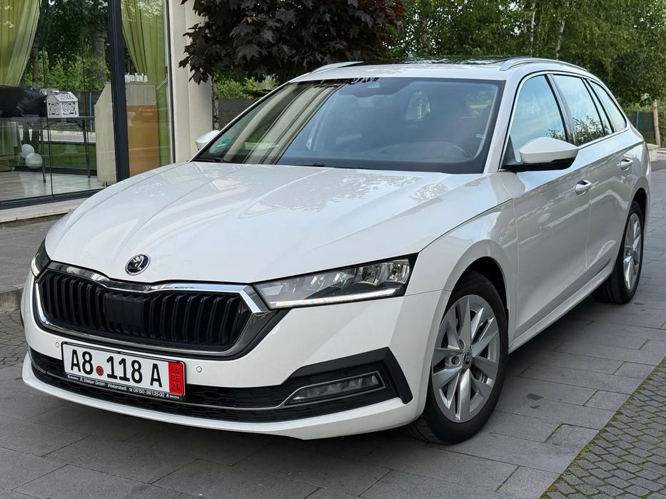 Skoda Octavia IV 2.0 TDI /DSG /Cockpit /CarPlay /Full LED /PANO /Head Up /Webasto