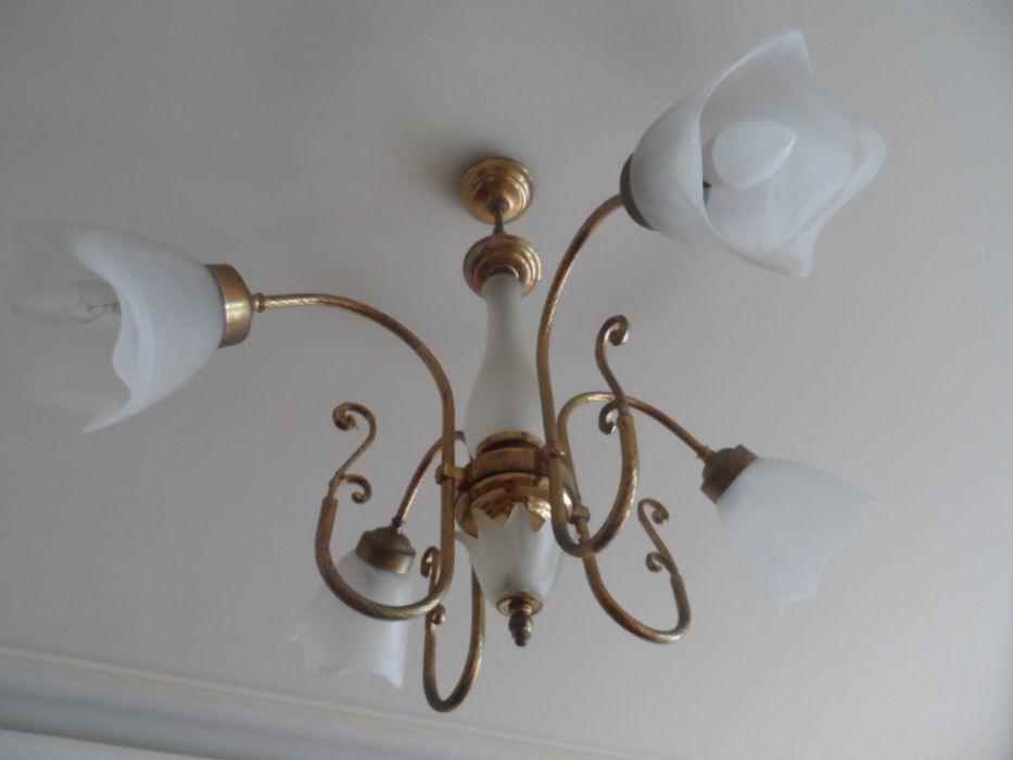 висящ полилей месинг