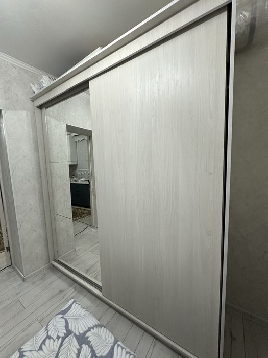 Продам шкаф- купе