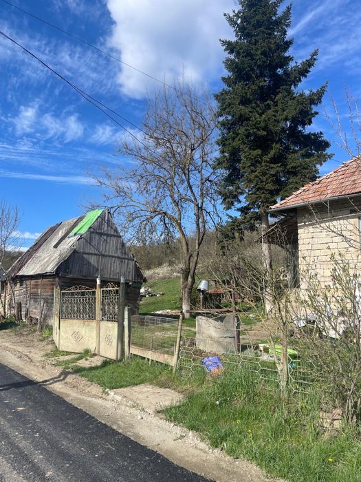 Casa din caramida si piatra +teren 1500mp , acces asfaltat Soimeni (Cluj)