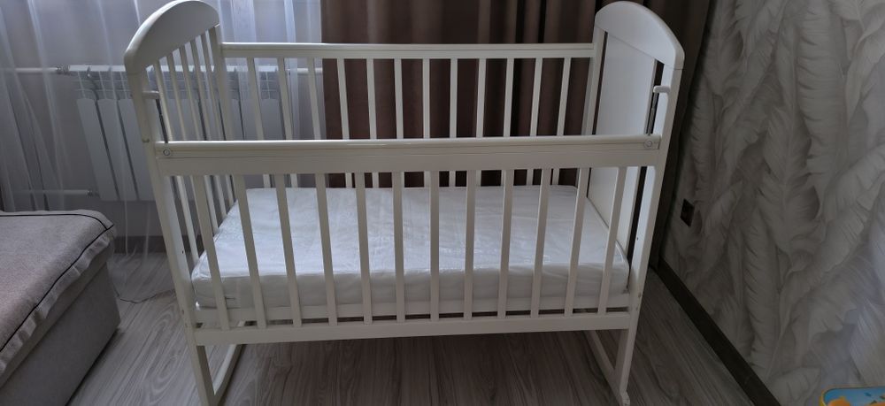 Продам детскую кроватку