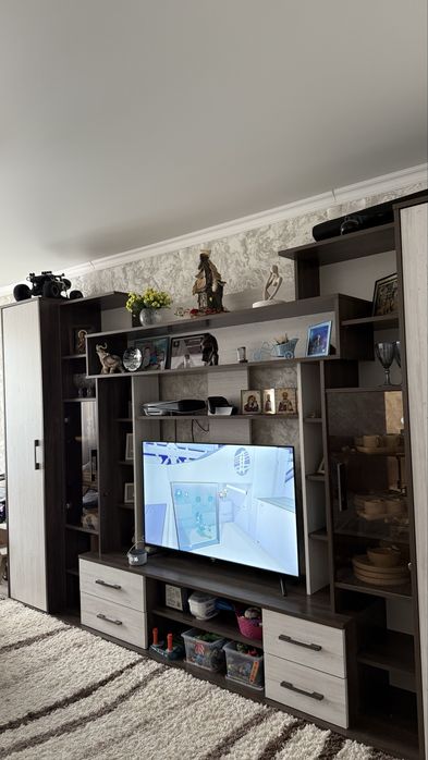 СРОЧНО продам стенку в зал