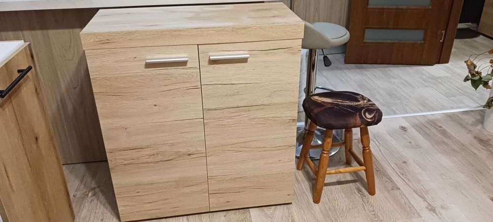 Шкаф           .