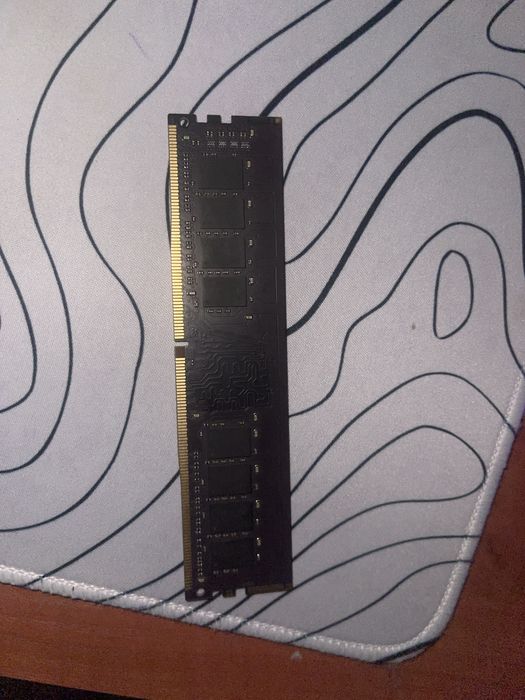 Оперативка 1 плашка на 8gb ddr4 TwinMOS 2400Mhz