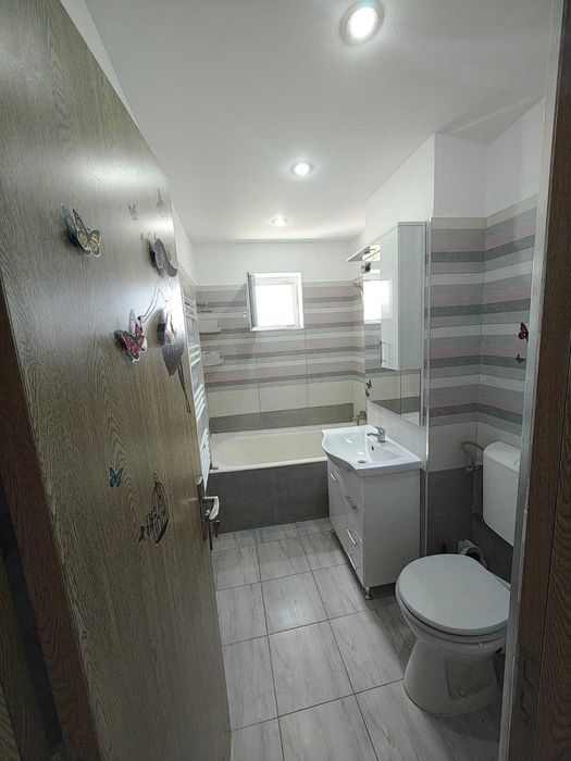 Inchiriere apartament cu 2 camere etajul 2  Zona Strand .