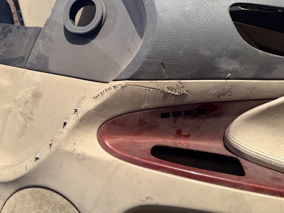 Продам дверные карты лексус GS  s190 кузов