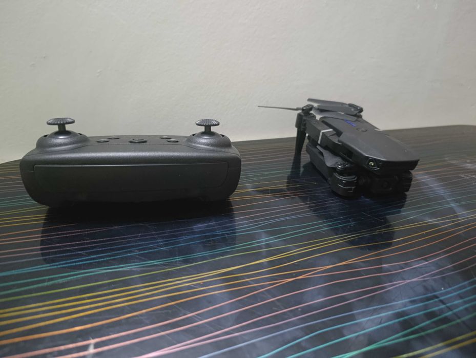 Складной дрон с камерой