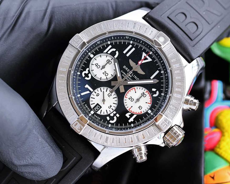 Кварцов мъжки часовник Breitling Super Avenger II Chrono