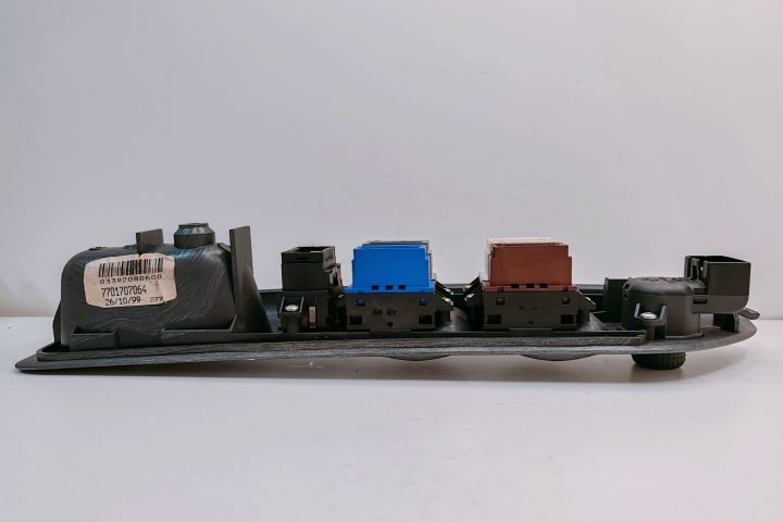 Comanda Geamuri Butoane 7701707064 Renault Laguna prima generatie (fa