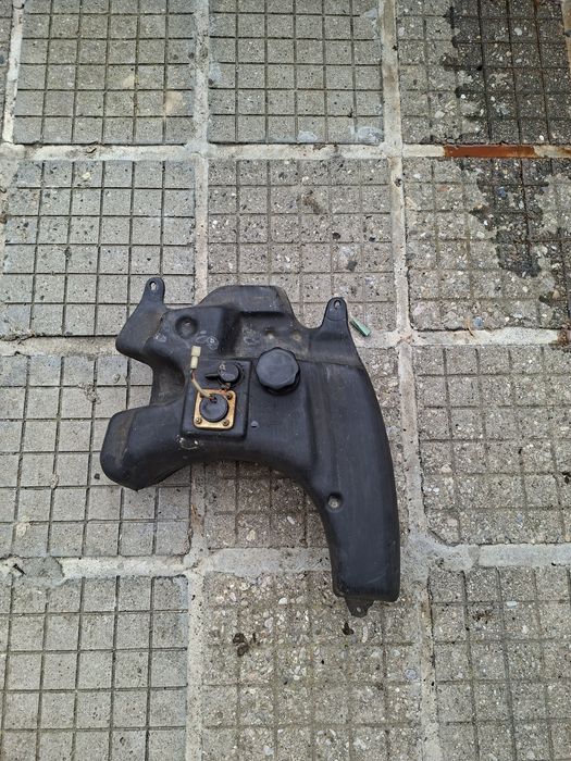 Части за aprilia sr 50