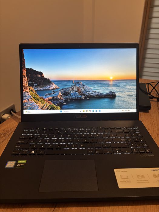 Laptop Asus X571GD, arata ca nou si upgrade facut