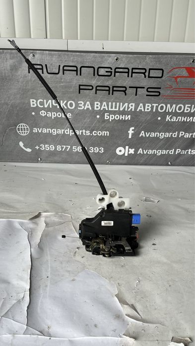 Брава за задна дясна врата VW Touran 2010