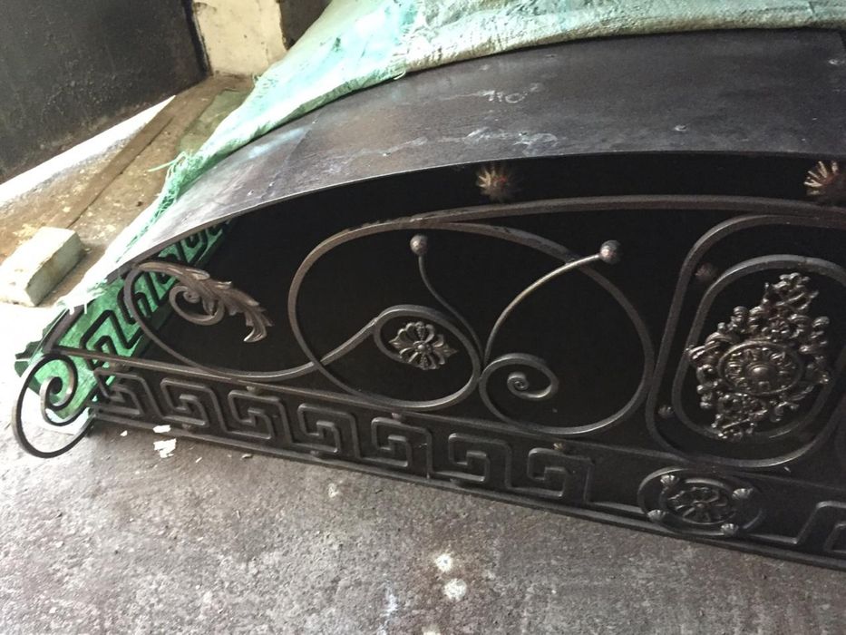 Козырек кованный