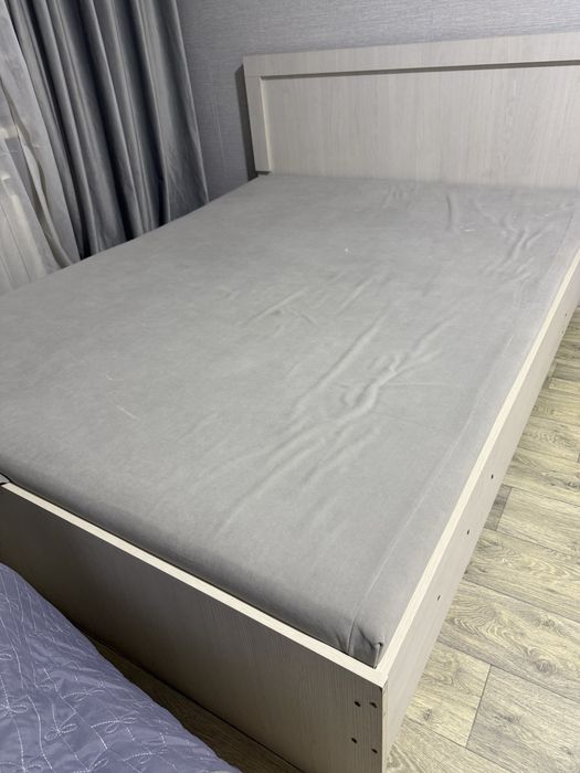 Спальный кровать