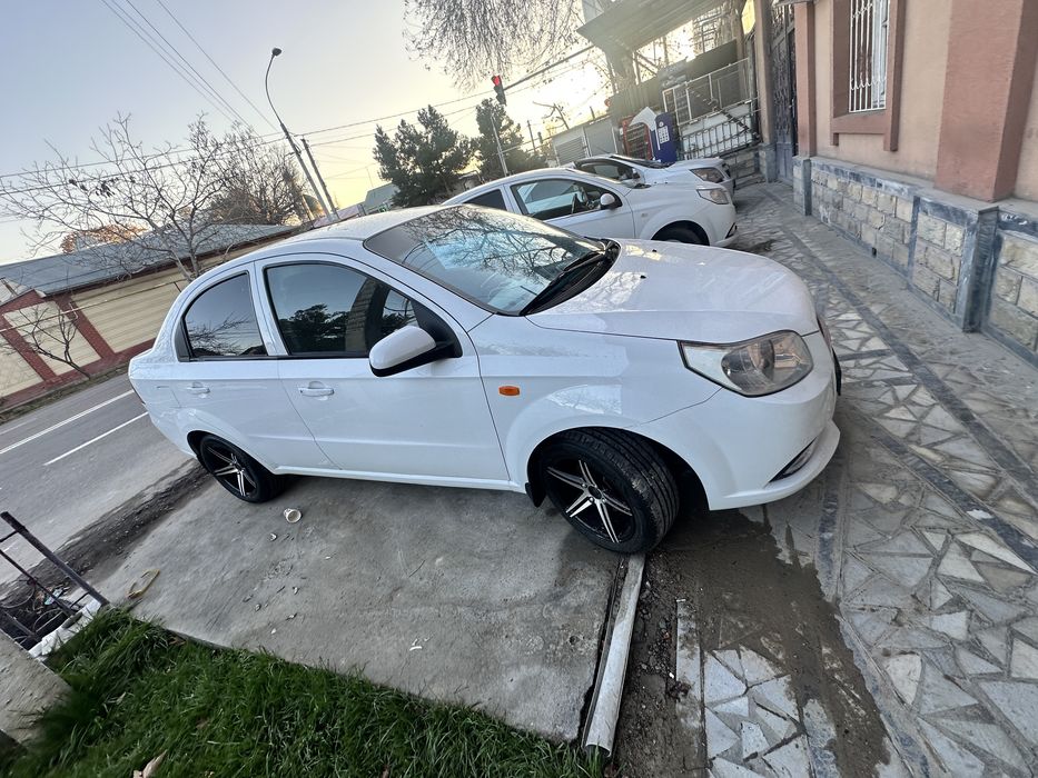 Neksa 3 sotila di avtomat