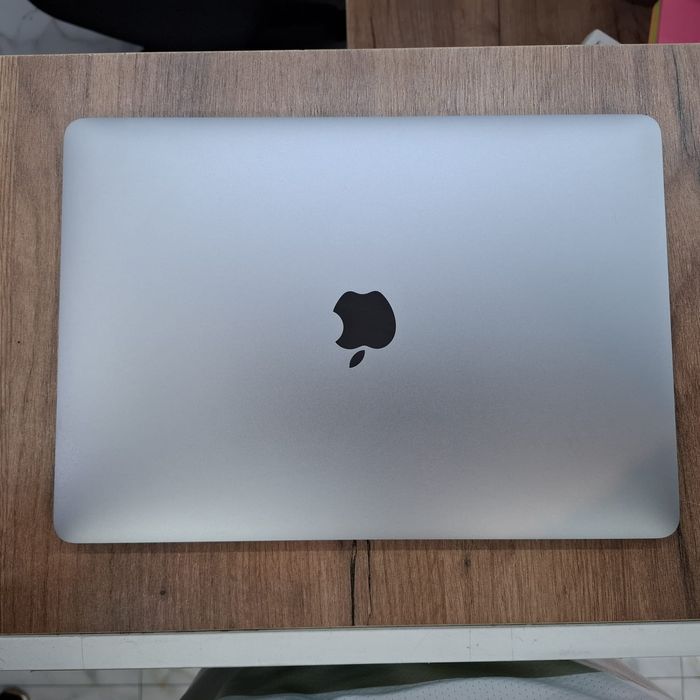 Apple MacBook Air M1  A2337  8 gb / 256 gb