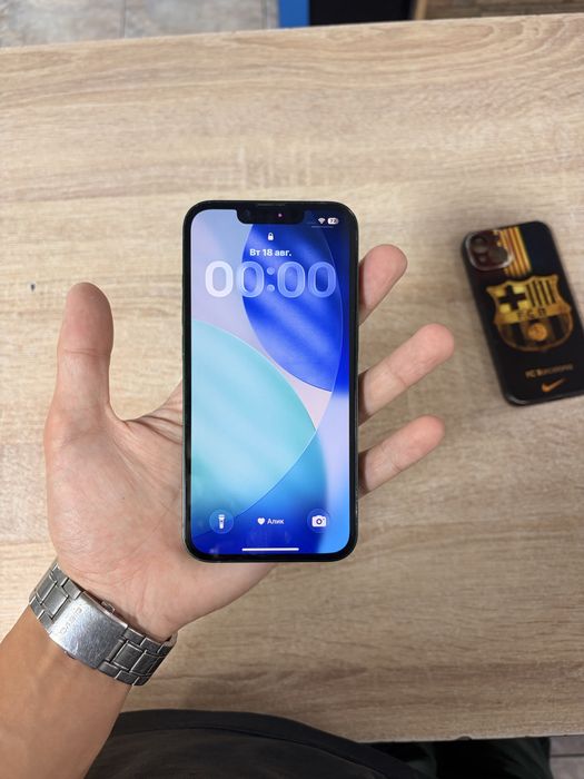 Продам Iphone 13
