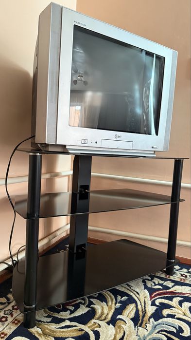 Телевизор подставкасымен сатылады. Жағдайы жақсы. Подставка как новый