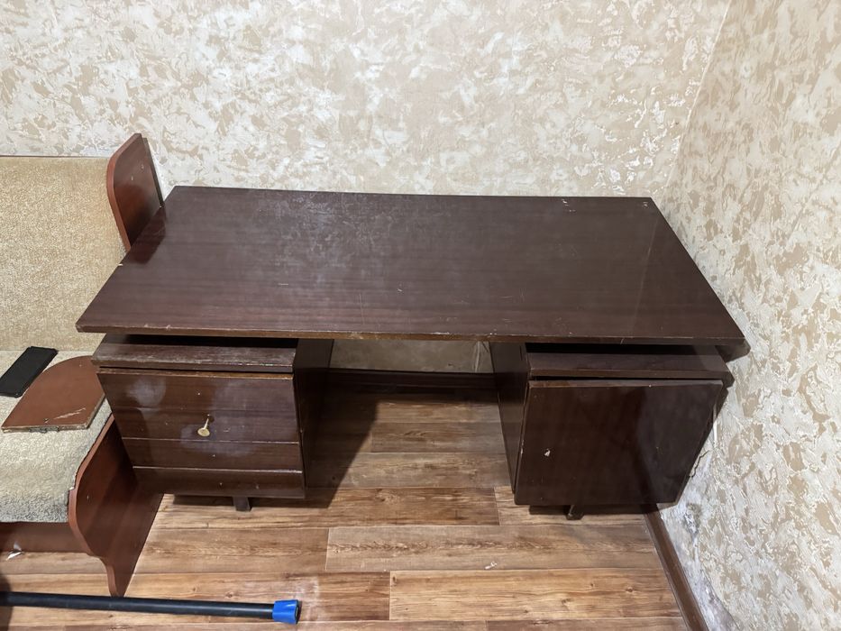 Забирайте бесплатно столик