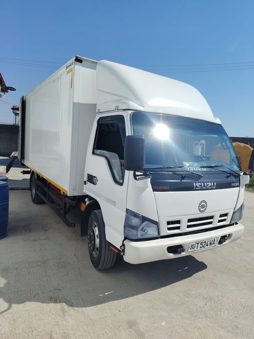 Грузовые автомобил Isuzu