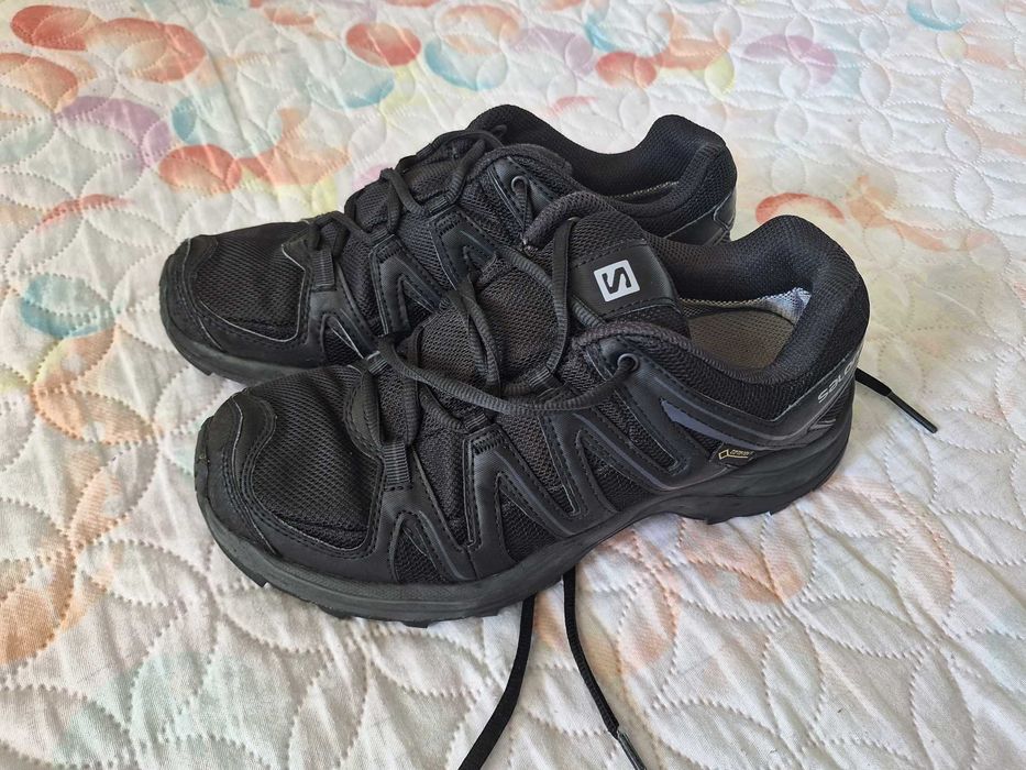 Дамски туристически обувки Salomon (38 номер)