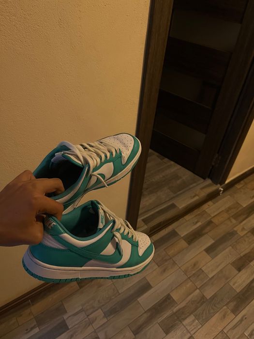Nike dunks low clear jade