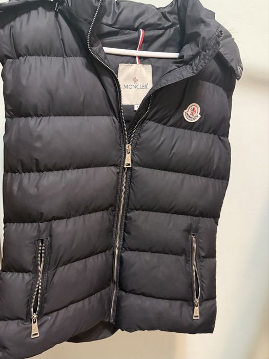 Vestă Moncler cu glugă