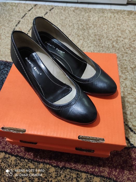 Vând pantofi eleganti