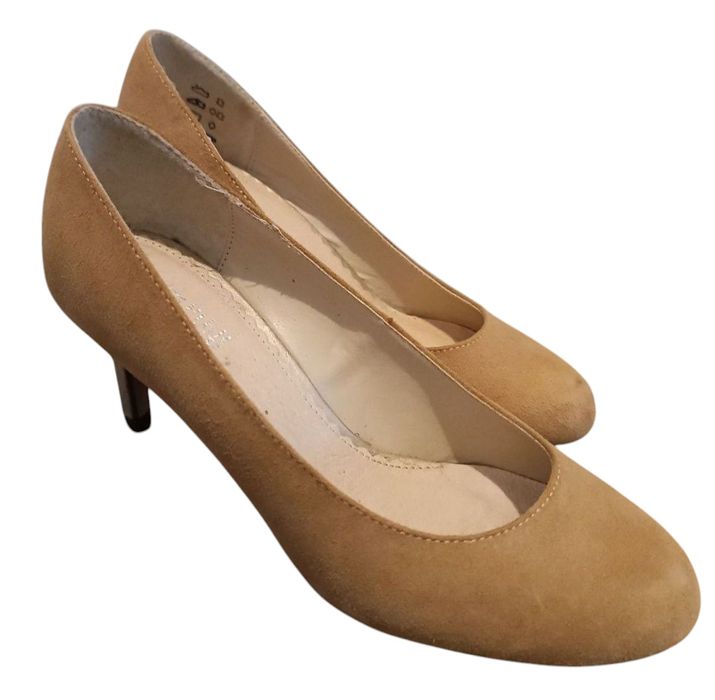 Елегантни обувки на Cristhelen B