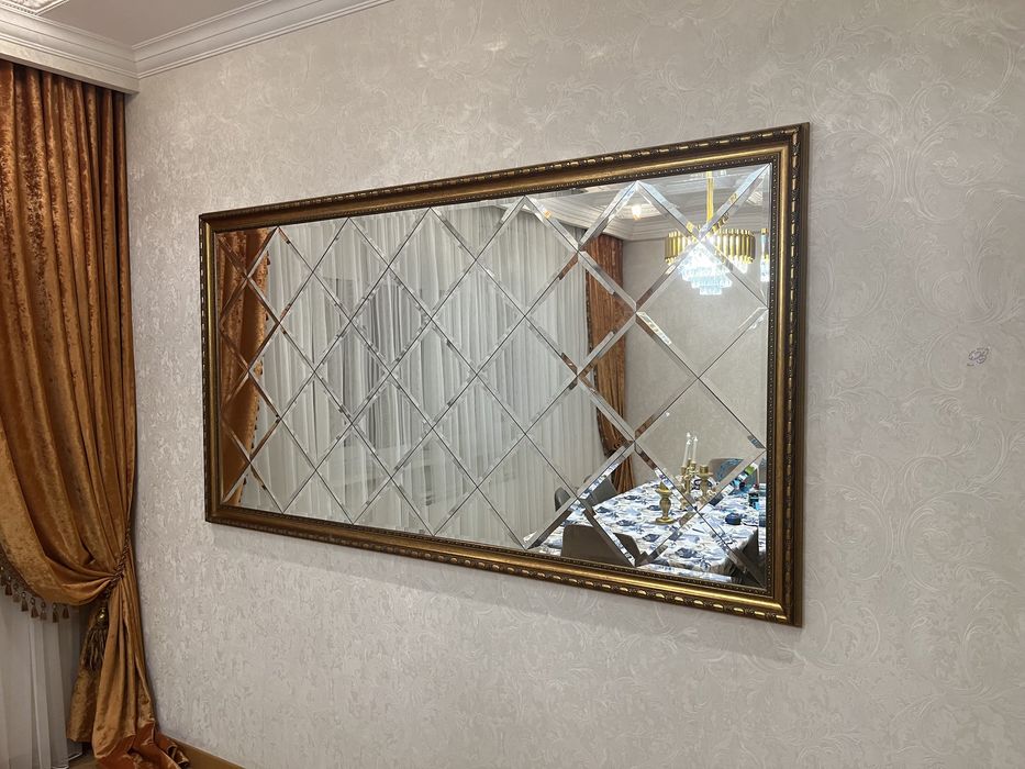 Зеркало с рамкой