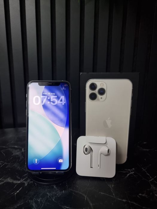 Noble Amanet - iPhone 11 Pro, 256GB, 74%