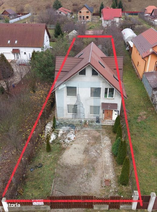 Casa/Villa , 5 camere, singur în curte, 960 mp teren- zona Tarlungeni