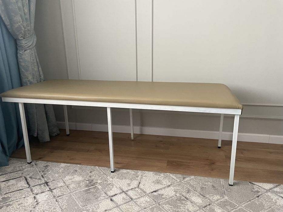 Кушетка в отличном состоянии.