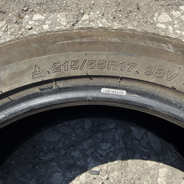 2 броя зимни гуми Goodride 215/55 R17 Dot 4623 ном 729
